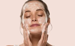 Marca de produtos de skincare lança Pure C Ultra Purifying, gel de limpeza com Vitamina C para pele brasileira