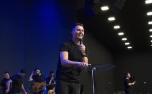 Bertioga recebe a Tour ‘Café com Deus Pai’ com Junior Rostirola