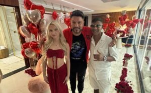 MC Menor JP pede gringa em namoro na luxuosa pousada Apple House, em Paraty