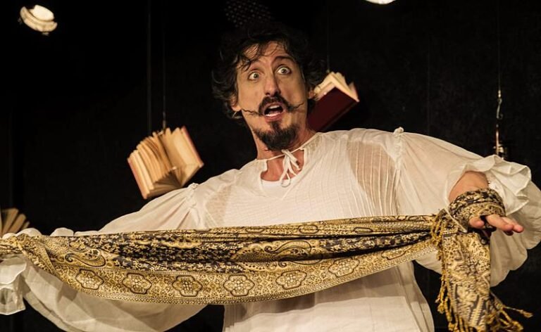 Sucesso de público e crítica, a comédia “As Artimanhas de Molière” volta aos palcos da Cidade das Artes, na Barra da Tijuca