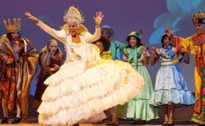 Fenômeno nos palcos pelo Brasil e inspirado em enredo de Rosa Magalhães, “Sonho Encantado de Cordel, O Musical” chega ao Theatro Municipal de Niterói