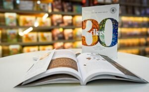 Júnior Rostirola lança livro na Bienal do Livro do Rio: “30 dias para transformar sua vida”