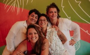 “Luara e as Comadres” estreia projeto “Samba de Maria” em série de shows no RJ