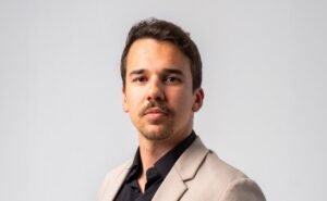 Agência digital vendida na Europa vira case de sucesso e base para nova fase de aceleração de marcas empresárias no Brasil