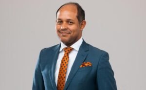 Saiba como a linguagem pode fortalecer a liderança feminina e combater o assédio no trabalho