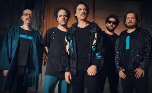 Undo revela seu lado mais pop no reflexivo single “Melodrama”