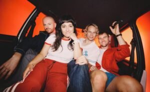 The Beths lança hoje seu novo álbum, Straight Line Was A Lie