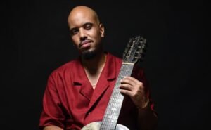 Show gratuito: multiartista premiado no Brasil e no exterior, Muato leva “DERÊ – Concerto Sobre o Pagode” ao SESC Tijuca