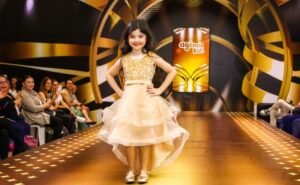 Desfile de moda encanta o público com edição SHOW TIME repleta de brilho, atitude e performances