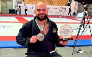 Kaike Angelim: da água nos semáforos ao pódio mundial — uma história de superação que inspira o Brasil e o mundo