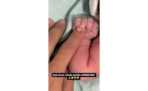 Nasce Angelina, primeira filha do cantor e compositor Grelo