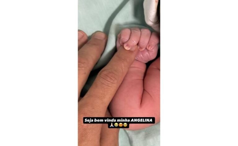 Nasce Angelina, primeira filha do cantor e compositor Grelo
