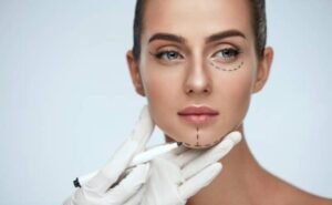 Diferenças entre esteticistas e cirurgiões plásticos e os limites de cada atuação