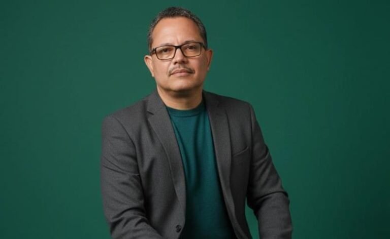 Gil de Sá leva debate sobre racismo e memória social ao Atelier Cultural em São Paulo