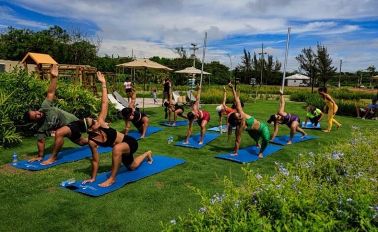 GUP Suplementos eleva o nível de performance na inauguração das quadras de Beach Tennis da Casa Búzios