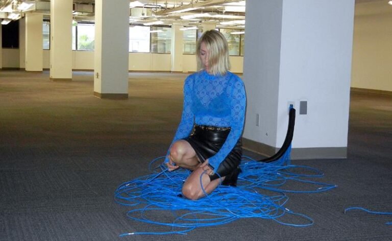 Kim Gordon compartilha novo single “DIRTY TECH” com videoclipe