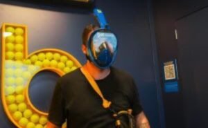 Máscara tecnológica da Betnacional leva a paixão para jogo no Rio Open