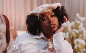 MC Luanna lança tour da mixtape IRREFREÁVEL