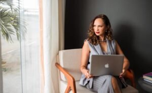 Menopausa precoce e qualidade de vida: por que o tema ganha espaço no debate sobre saúde feminina