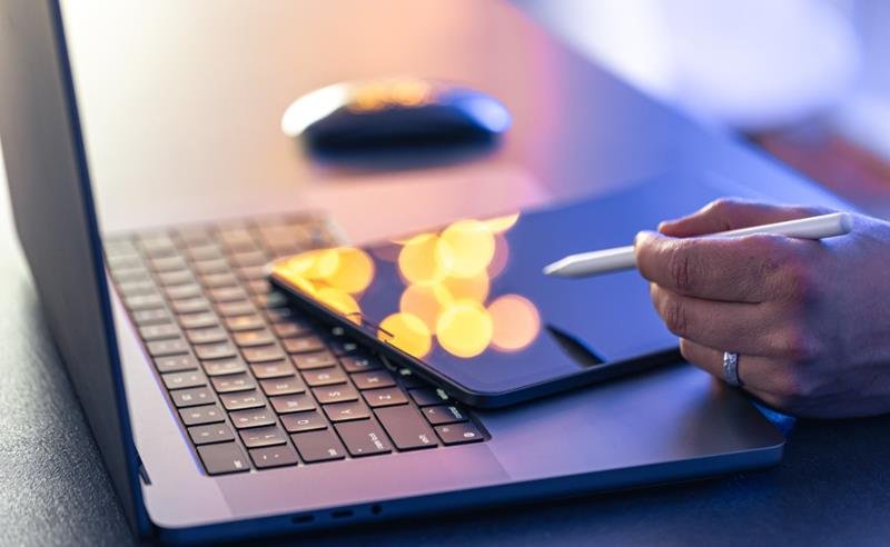 Volume recorde de transações digitais amplia pressão por controles internos e fortalece papel da conciliação financeira