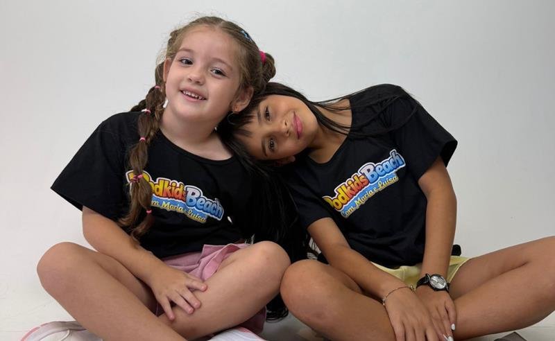 Maria Vitória Porto e Luísa Falconi Schutz dão voz à nova geração com o podcast PodKids Beach