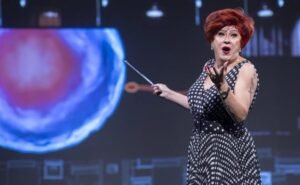 Nany People leva seu show de humor ao Teatro da Ilha e ao Teatro Nova Iguaçu Petrobras