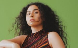 Silvana Estrada apresenta show “Vendrán Suaves Lluvias” no Teatro I Love PRIO