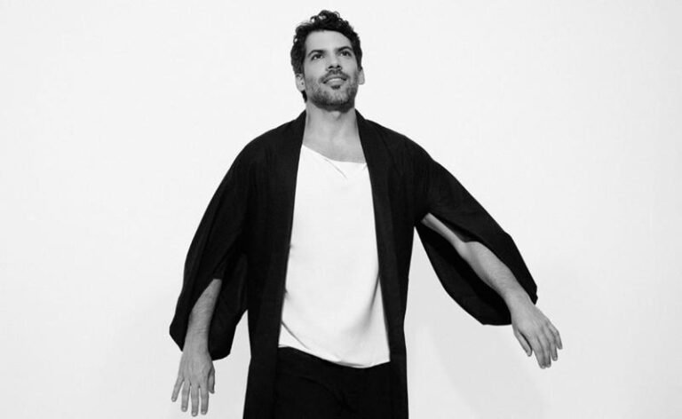 Dude São Thiago leva o espetáculo “O Sexo do Vento” ao Festival de Curitiba