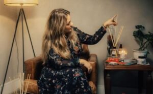 Difusor, spray ou vela? Especialista explica como perfumar a casa do jeito certo